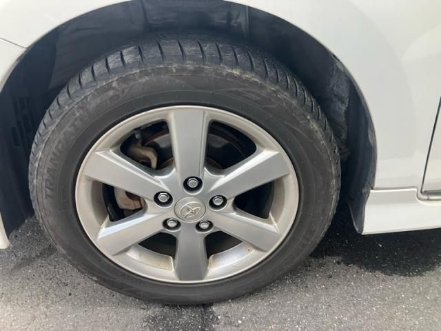 TOYOTA Isis 4WD 2006