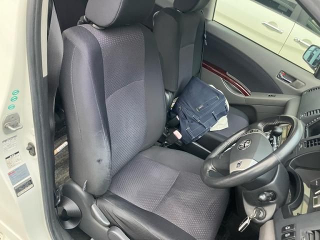 TOYOTA Isis 4WD 2006