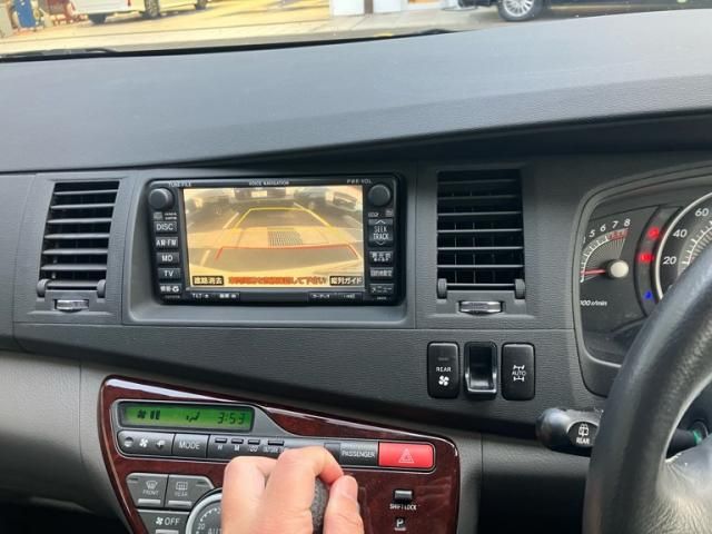 TOYOTA Isis 4WD 2006