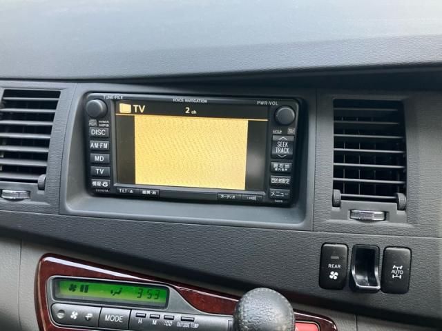 TOYOTA Isis 4WD 2006