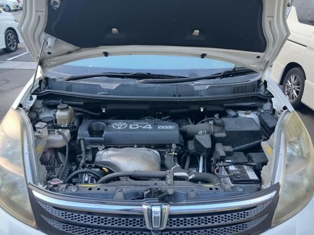 TOYOTA Isis 4WD 2006