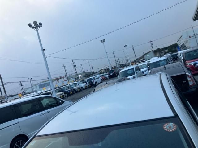 TOYOTA Isis 4WD 2006