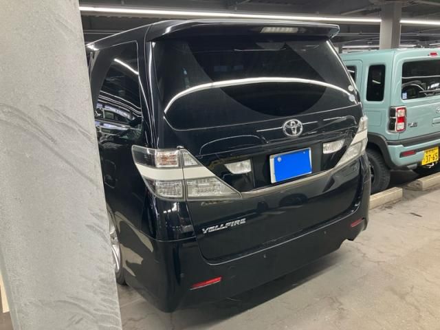 TOYOTA VELLFIRE 2010
