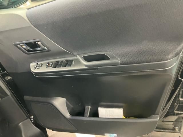 TOYOTA VELLFIRE 2010