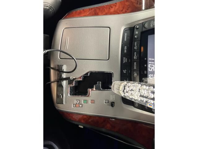 TOYOTA VELLFIRE 2010