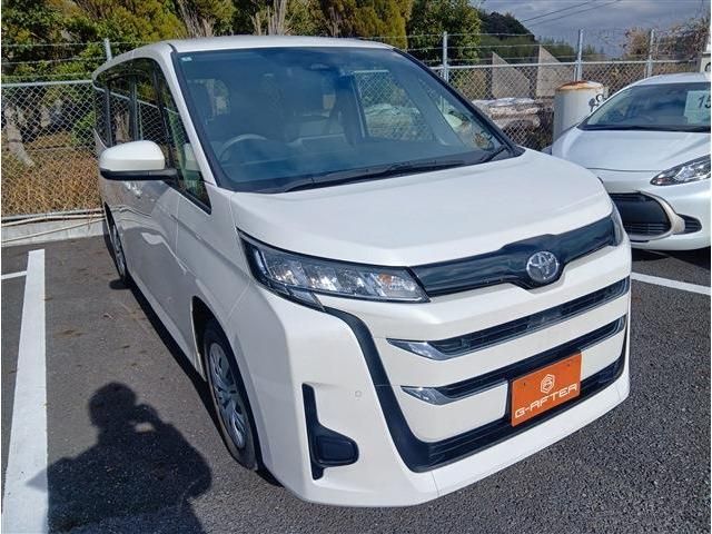 TOYOTA NOAH 2022