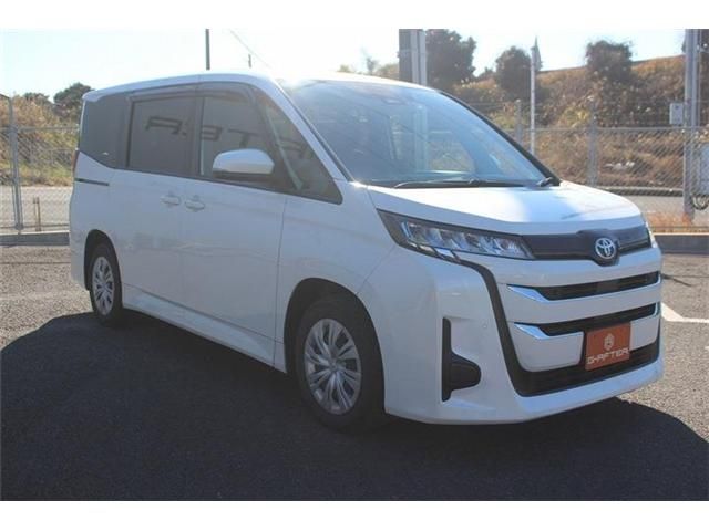 TOYOTA NOAH 2022