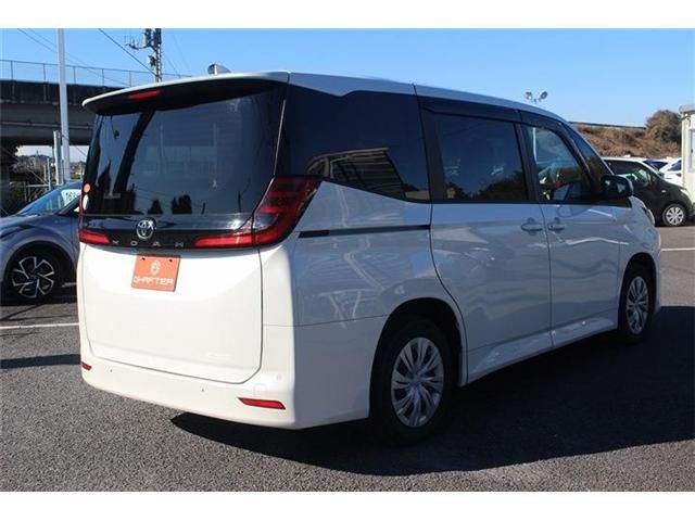 TOYOTA NOAH 2022