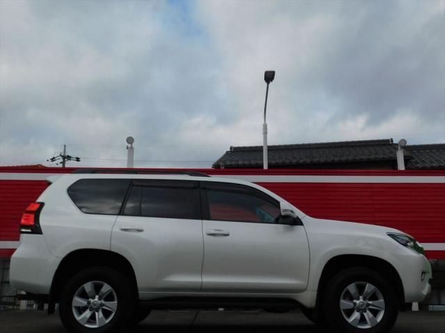 TOYOTA LANDCRUISER PRADO 2023