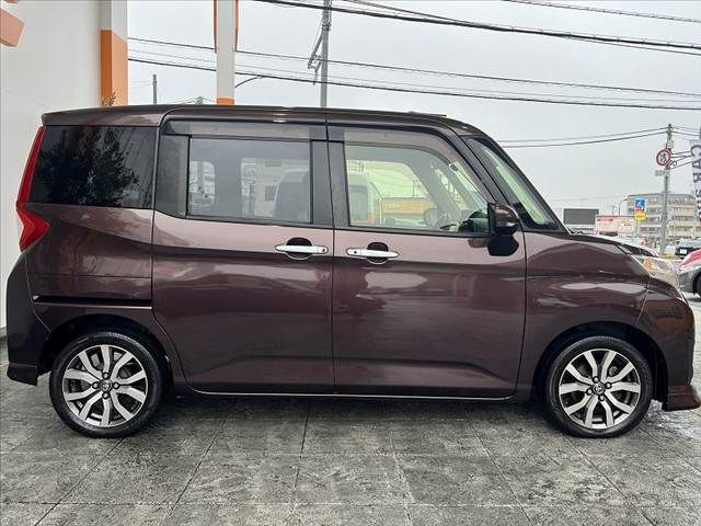 TOYOTA ROOMY 2016