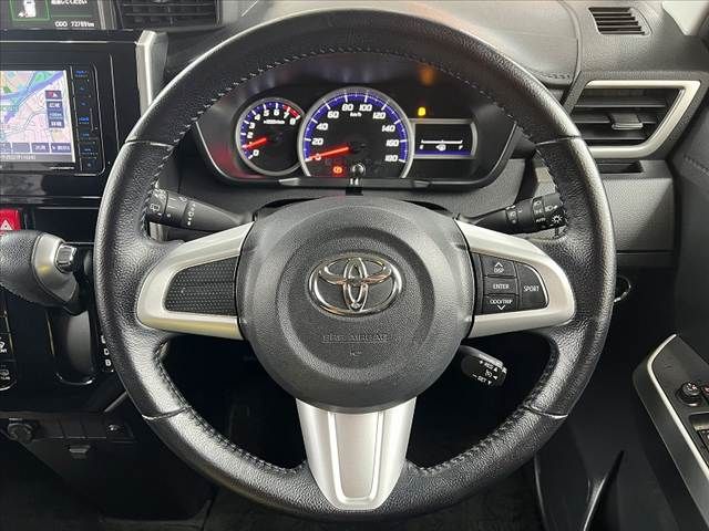 TOYOTA ROOMY 2016