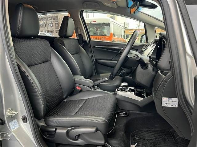 HONDA FIT HYBRID 2017