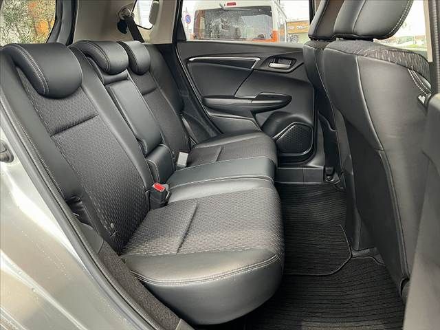 HONDA FIT HYBRID 2017