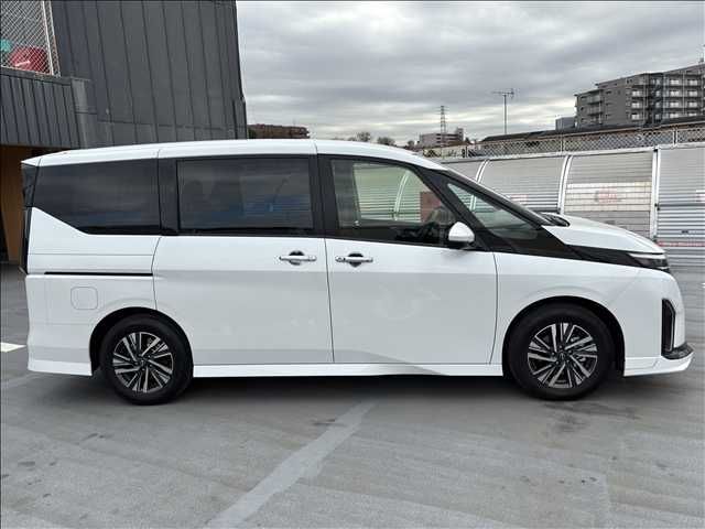 NISSAN SERENA  WG 2024