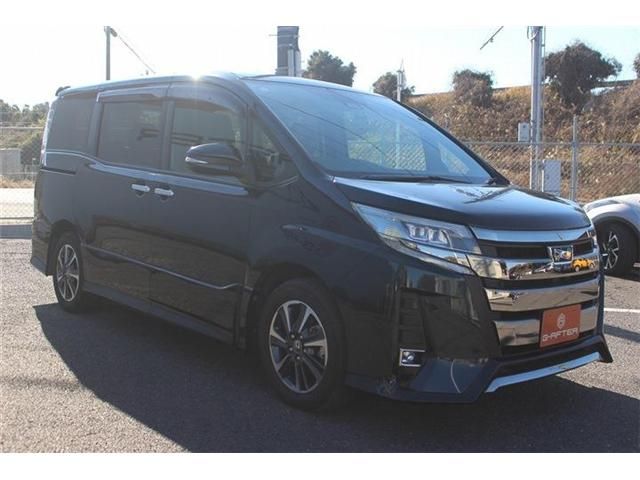 TOYOTA NOAH 2019