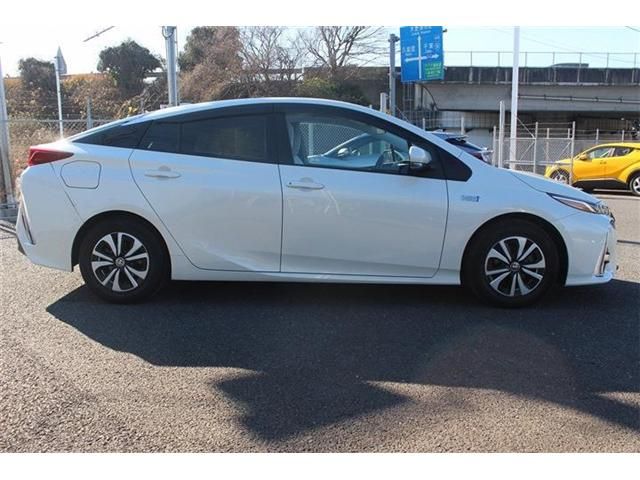 TOYOTA PRIUS PHV 2017