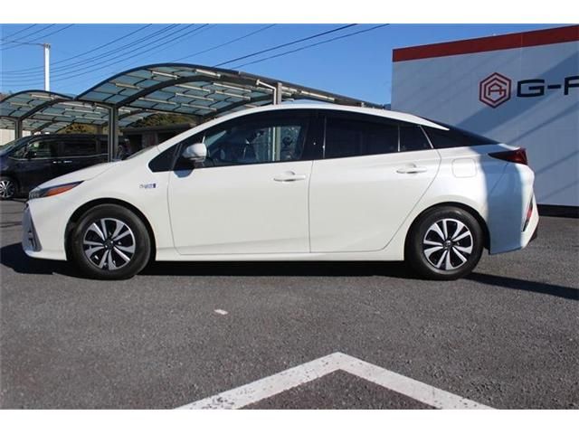TOYOTA PRIUS PHV 2017