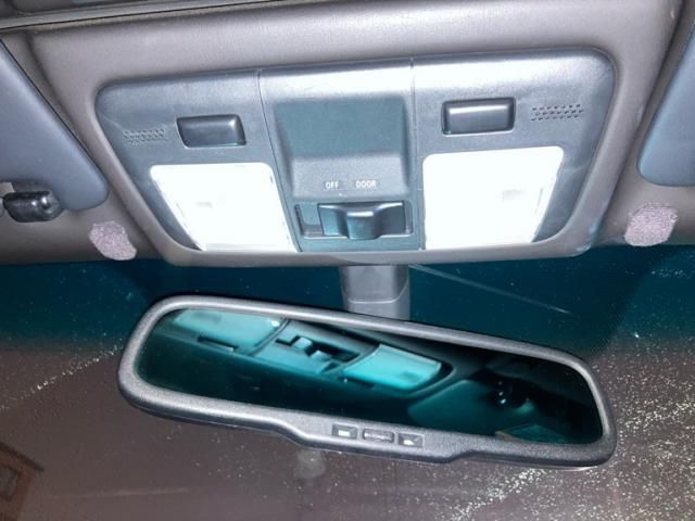 TOYOTA LEXUS SC430 2005