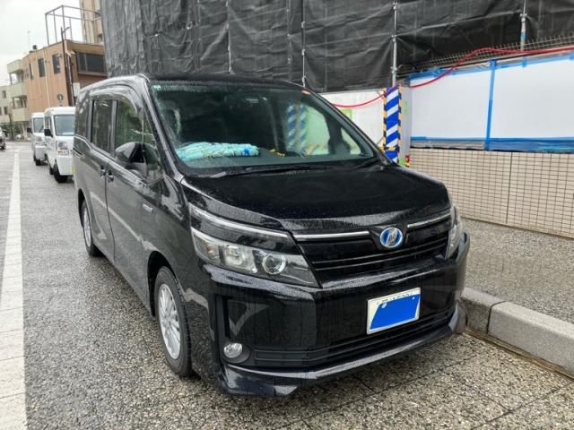 TOYOTA VOXY HYBRID 2016