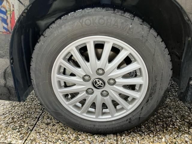 TOYOTA VOXY HYBRID 2016