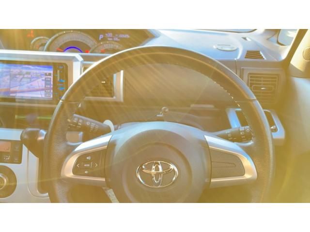 TOYOTA PIXIS MEGA 2015