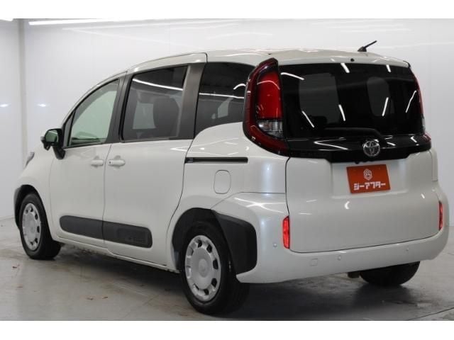TOYOTA SIENTA 2022