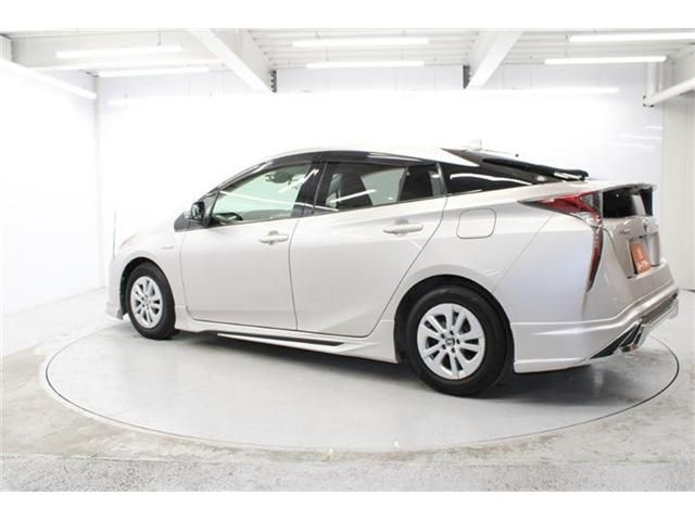 TOYOTA PRIUS 2016