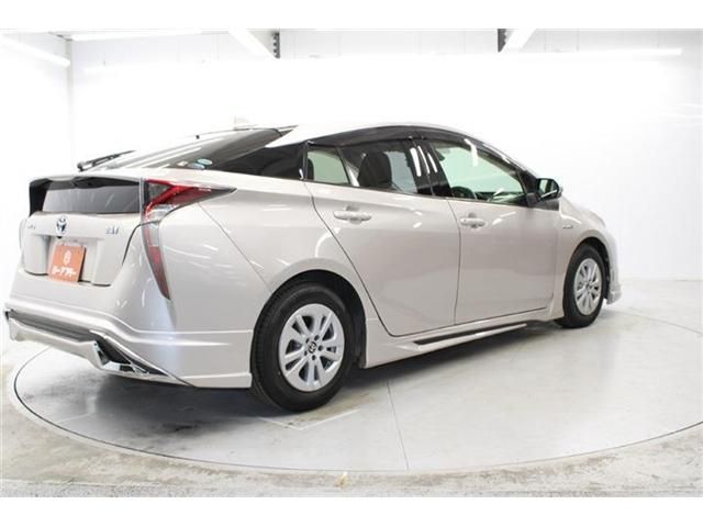 TOYOTA PRIUS 2016