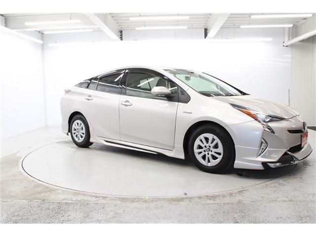 TOYOTA PRIUS 2016