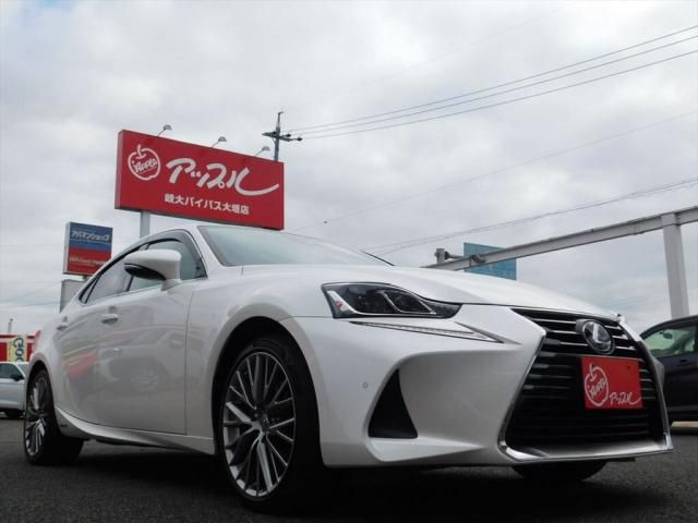 TOYOTA LEXUS IS300h 2017