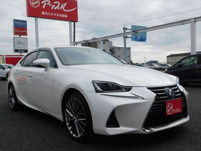 TOYOTA LEXUS IS300h 2017