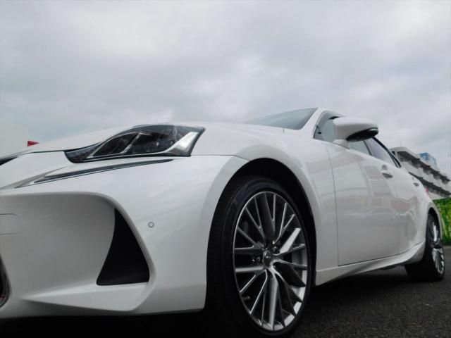 TOYOTA LEXUS IS300h 2017