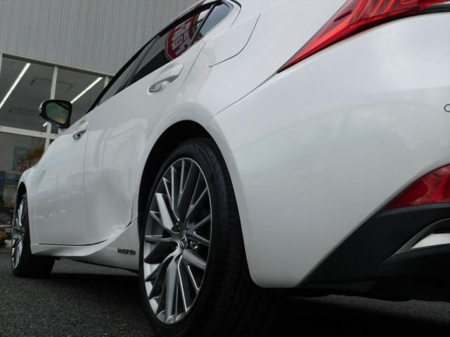 TOYOTA LEXUS IS300h 2017