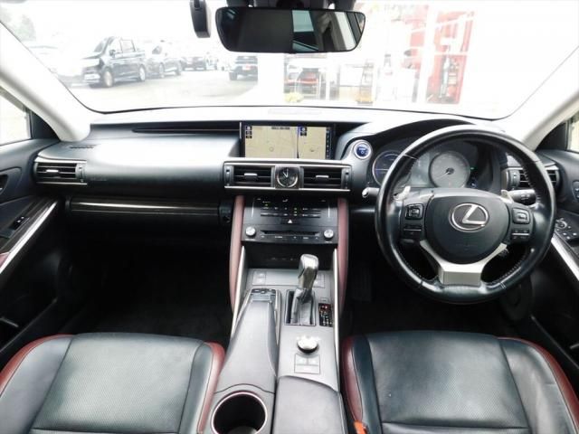 TOYOTA LEXUS IS300h 2017