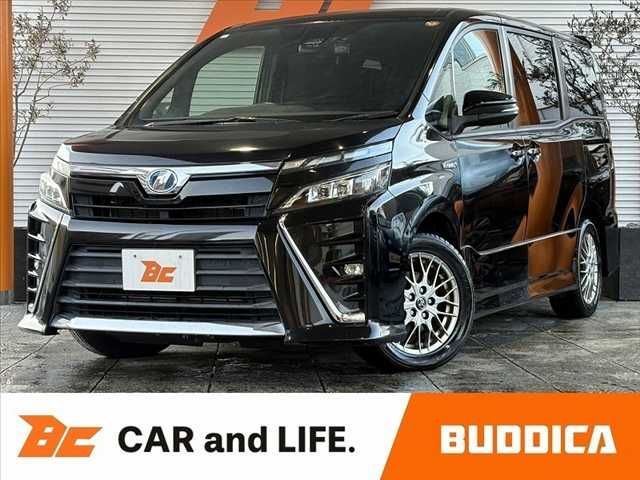 TOYOTA VOXY HYBRID 2017