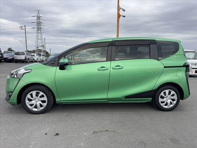 TOYOTA SIENTA 2016