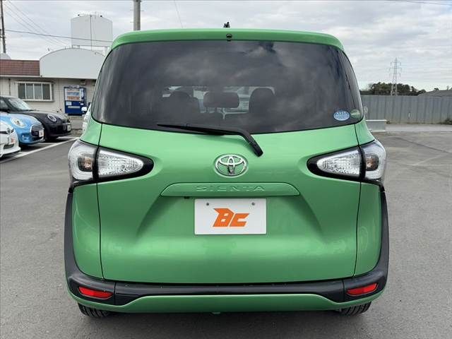 TOYOTA SIENTA 2016
