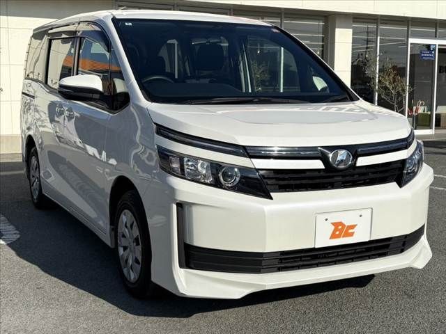 TOYOTA VOXY 2016