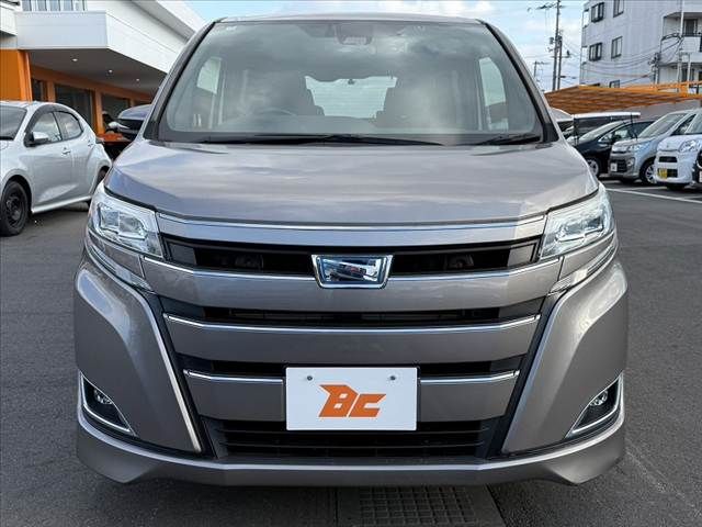 TOYOTA NOAH HYBRID 2018