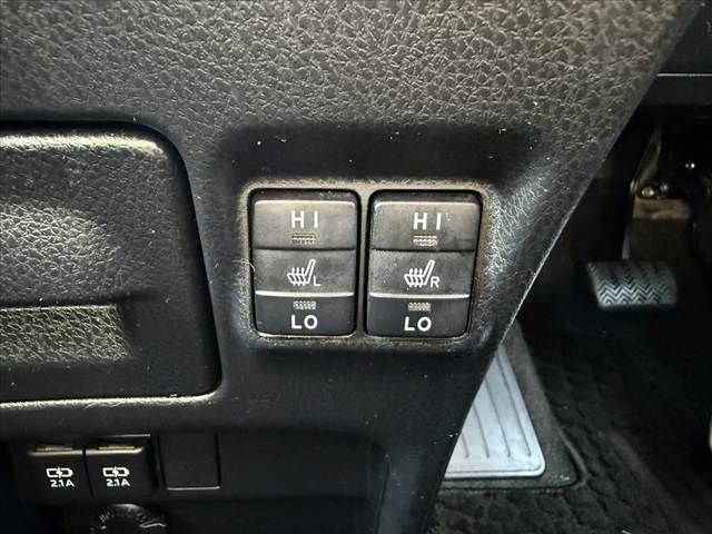 TOYOTA NOAH HYBRID 2018