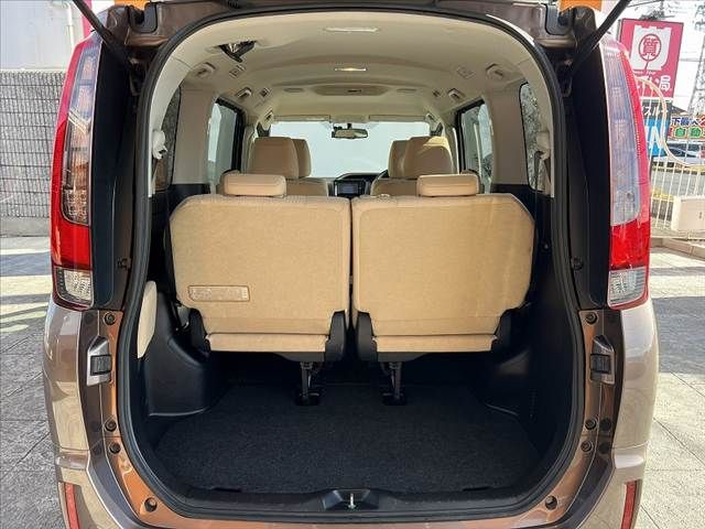 TOYOTA NOAH 2014