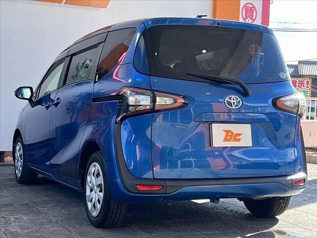 TOYOTA SIENTA 2016