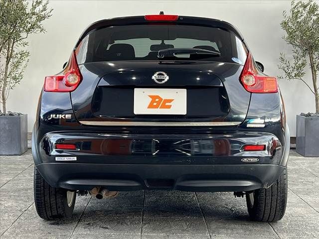 NISSAN JUKE 2011
