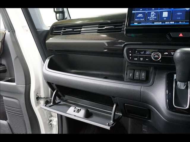 HONDA N BOX CUSTOM 2018