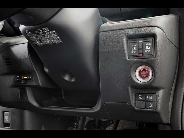 HONDA N BOX CUSTOM 2018