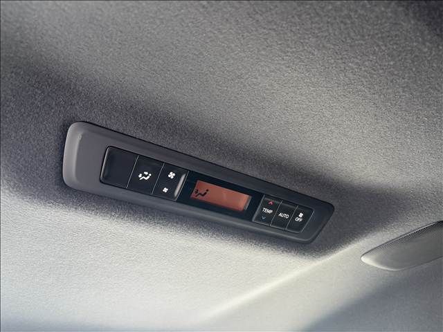 TOYOTA NOAH HYBRID 2018