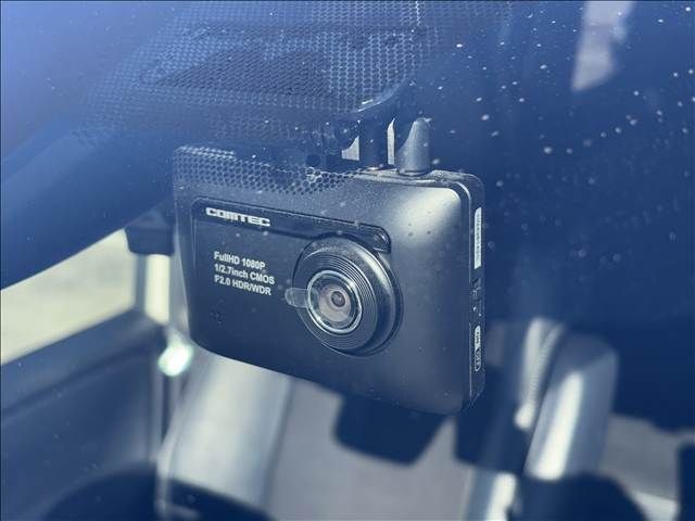 TOYOTA NOAH HYBRID 2018