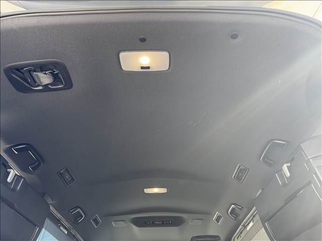 TOYOTA NOAH HYBRID 2018