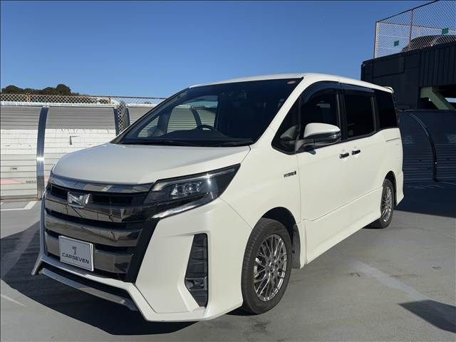 TOYOTA NOAH HYBRID 2018