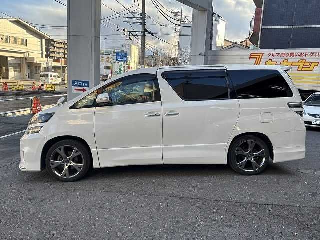 TOYOTA VELLFIRE 2014